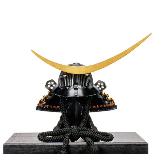 伊達政宗の兜を飾る意味とは？五月人形で願う子供の健やかな成長 – 鈴甲子