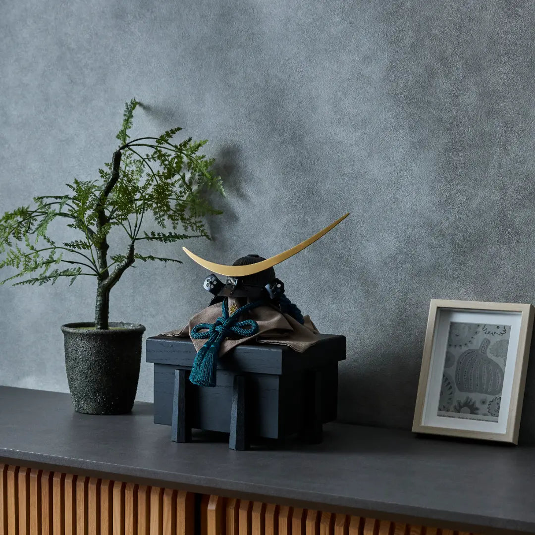 伊達政宗　六十二間弦月前立の兜　1/5スケール