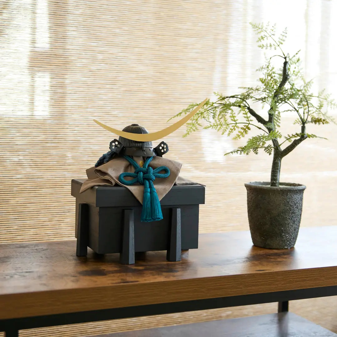 伊達政宗　六十二間弦月前立の兜　1/5スケール