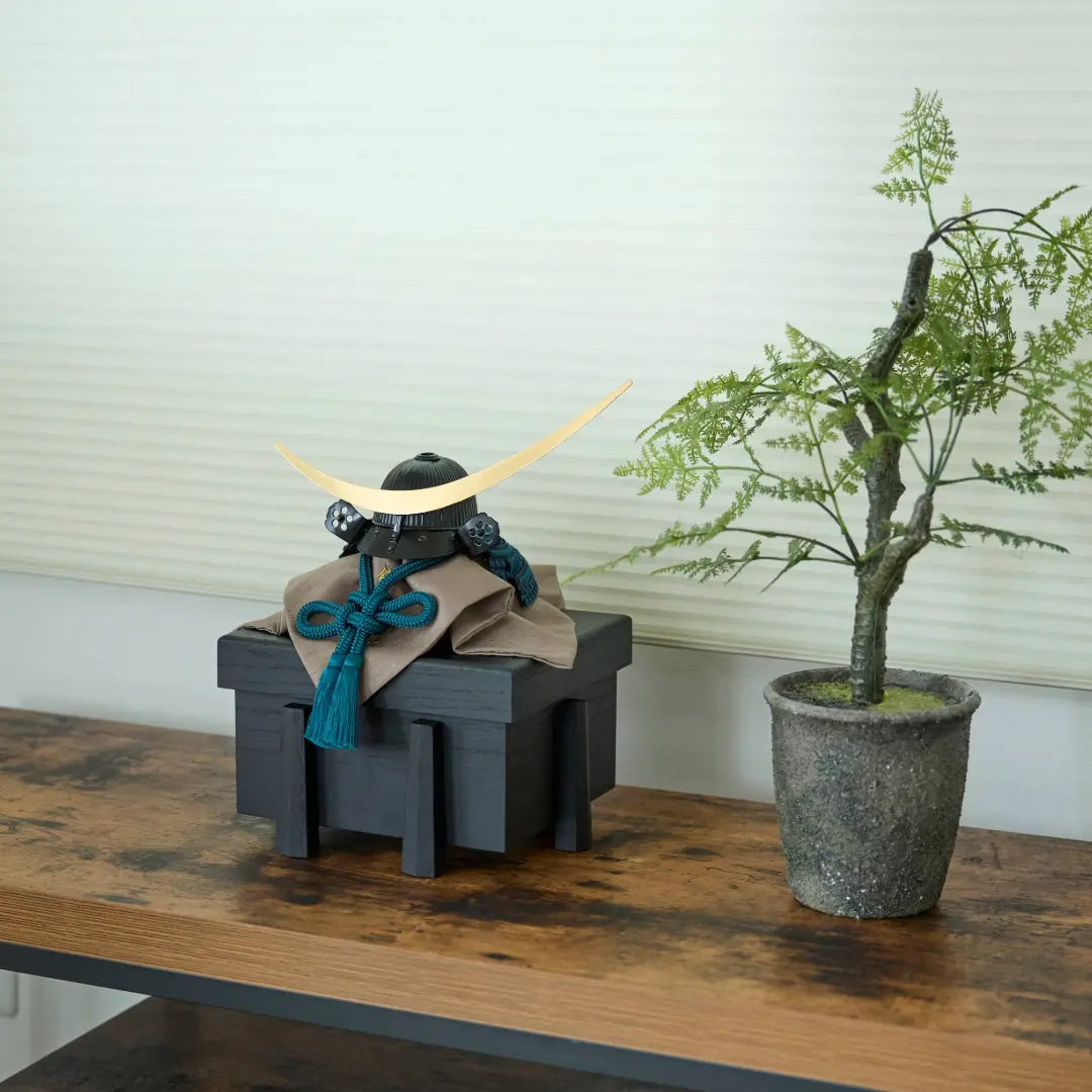 伊達政宗　六十二間弦月前立の兜　1/5スケール