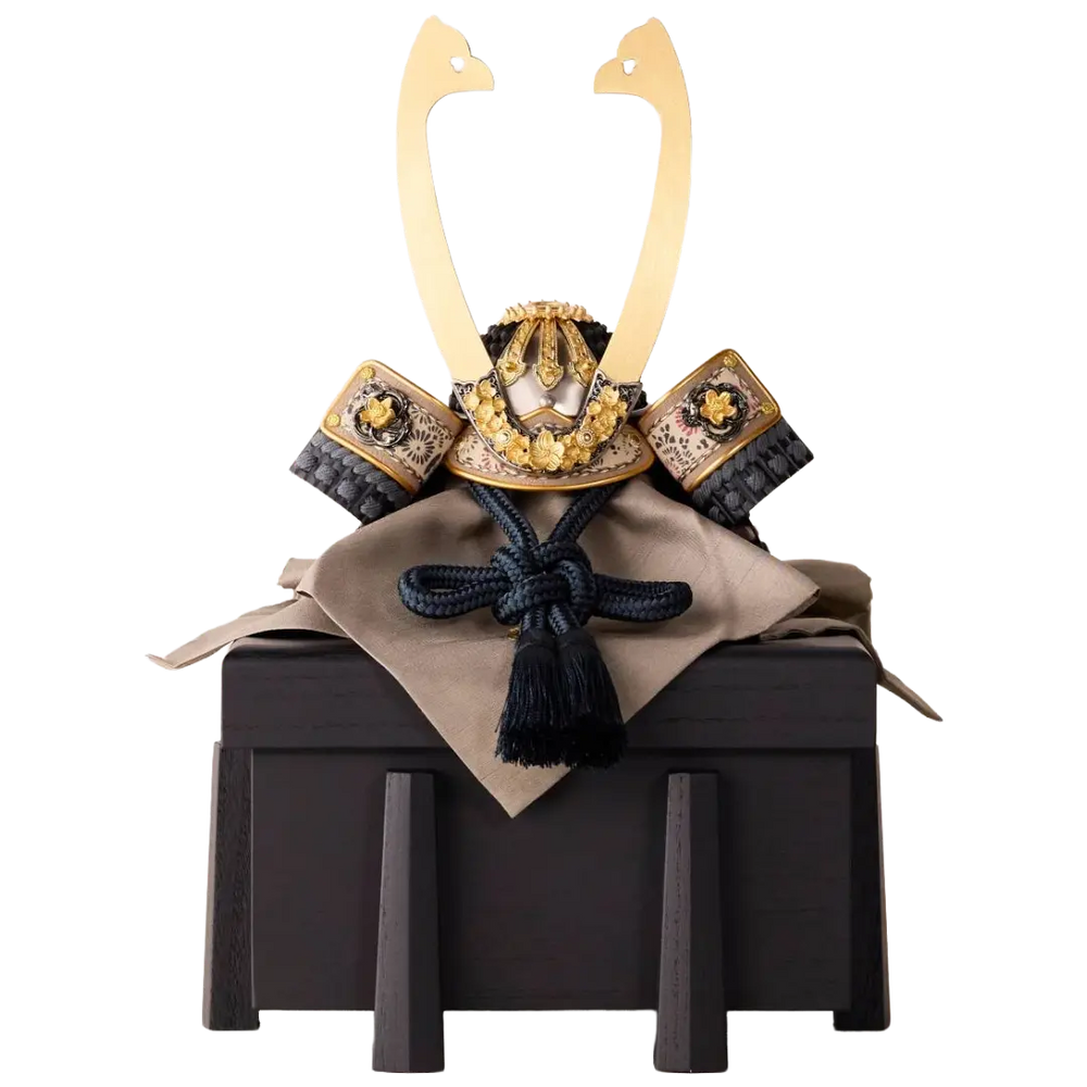 5月人形 – 鈴甲子